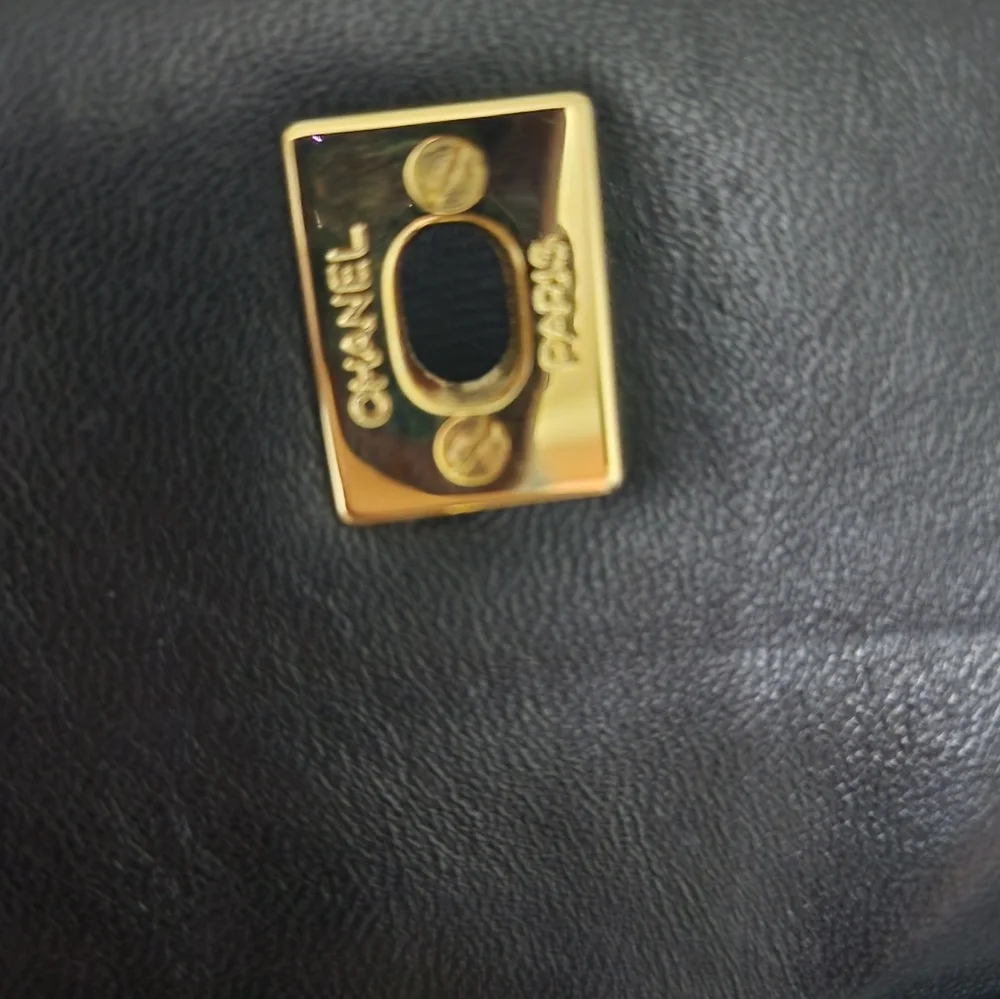 Chanel Black Quilted Leather Bag - Picture 13 of 16